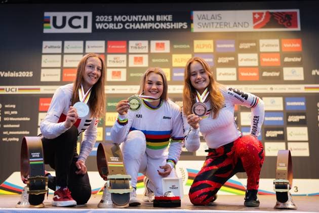 2025 UCI Mountain Bike World Championships Picture by Alex Whitehead SWpix.com - 05 09 2025 - Cycling - 2025 UCI Mountain Bike World Championships - Pump Track - Monthey, Valais, Switzerland - Women Elite Pump Track Podium - Sabina KoÅ¡arkova (Czechia) receiving the Gold Medal to become World Champion, Christa von Niederhäusern (Switzerland) receiving the Silver Medal and Alina Beck (Germany) receiving the Bronze Medal Copyright: x xSWpix.comx(t axPhotographyxHubxLtd)xAlexxWhitehead SWpix.comx SWP-3030-1849