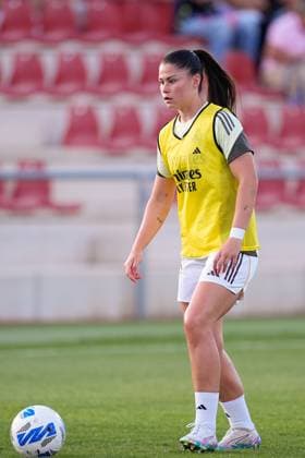 September 5, 2025, Madrid, Madrid, Spain: Maria Mendez of Real Madrid warms up during the Spanish Women League, Liga F, football match played between Atletico de Madrid and Real Madrid at Centro Deportivo Alcala de Henares on September 5, 2025 in Madrid, Spain. Madrid Spain - ZUMAa181 20250905_zaa_a181_005 Copyright: xDennisxAgyemanx