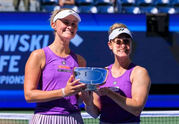 September 5, 2025, Flushing Meadows, New York, USA: Gabriela Dabrowski (R) and Erin Routliffe pose during the trophy presentation after winning the WomenÃ¢â‚¬â ¢s Doubles Final match against Katerina Siniakova and Taylor Townsend on Day 13 of the 2025 US Open at USTA Billie Jean King National Tennis Center on Friday September 5, 2025 in the Flushing neighborhood of the Queens borough of New York City. JAVIER ROJAS PI Flushing Meadows USA - ZUMAp124 20250905_zaa_p124_037 Copyright: xJavierxRojasx