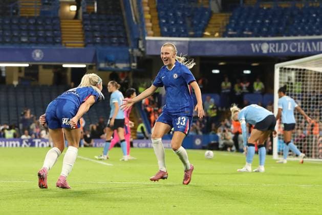 5th September 2025; Stamford Bridge, London, England: Womens Super League Football, Chelsea versus Manchester City Women; Aggie Beever-Jones of Chelsea celebrates her goal in the 31st minute for 1-0  KatiexChan