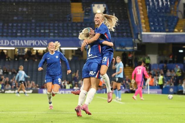 5th September 2025; Stamford Bridge, London, England: Womens Super League Football, Chelsea versus Manchester City Women; Aggie Beever-Jones of Chelsea celebrates her goal in the 31st minute for 1-0  KatiexChan