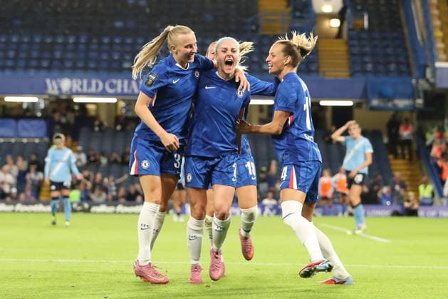 5th September 2025; Stamford Bridge, London, England: Womens Super League Football, Chelsea versus Manchester City Women; Aggie Beever-Jones of Chelsea celebrates her goal in the 31st minute for 1-0  KatiexChan