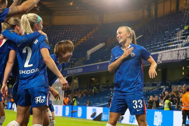 5th September 2025; Stamford Bridge, London, England: Womens Super League Football, Chelsea versus Manchester City Women; Aggie Beever-Jones of Chelsea celebrates her goal in the 31st minute for 1-0  KatiexChan