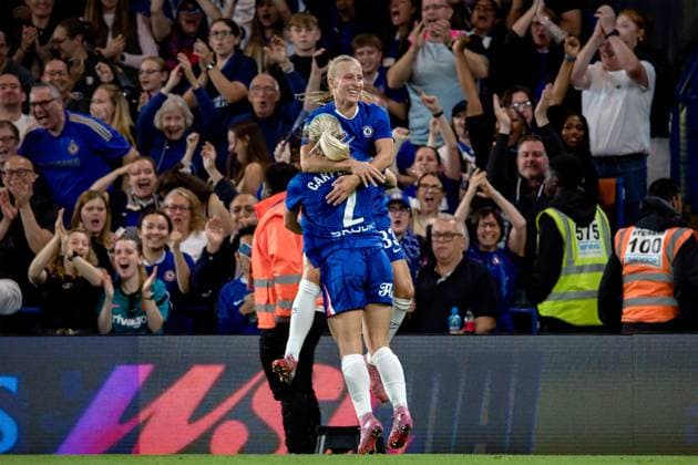 London, England, September 05 2025: Aggie Beever-Jones (33 Chelsea) celebrates goal with Ellie Carpenter (2 Chelsea) during the Womens Super League game between Chelsea and Manchester City at Stamford Bridge in London, England. (Photo by Pedro Porru Sports Press Photo SPP) Copyright: xPedroxPorrux xSPPx Sportspressphoto_SPR20509