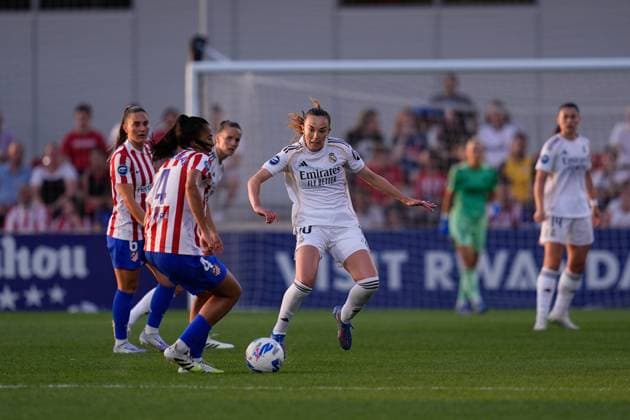 September 5, 2025, Madrid, Madrid, Spain: Caroline Weir of Real Madrid in action during the Spanish Women League, Liga F, football match played between Atletico de Madrid and Real Madrid at Centro Deportivo Alcala de Henares on September 5, 2025 in Madrid, Spain. Madrid Spain - ZUMAa181 20250905_zaa_a181_027 Copyright: xDennisxAgyemanx