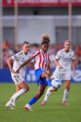 September 5, 2025, Madrid, Madrid, Spain: Luany Vitoria of Atletico Madrid controls the ball during the Spanish Women League, Liga F, football match played between Atletico de Madrid and Real Madrid at Centro Deportivo Alcala de Henares on September 5, 2025 in Madrid, Spain. Madrid Spain - ZUMAa181 20250905_zaa_a181_028 Copyright: xDennisxAgyemanx