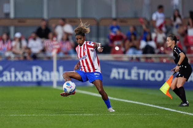 September 5, 2025, Madrid, Madrid, Spain: Luany Vitoria of Atletico Madrid controls the ball during the Spanish Women League, Liga F, football match played between Atletico de Madrid and Real Madrid at Centro Deportivo Alcala de Henares on September 5, 2025 in Madrid, Spain. Madrid Spain - ZUMAa181 20250905_zaa_a181_036 Copyright: xDennisxAgyemanx