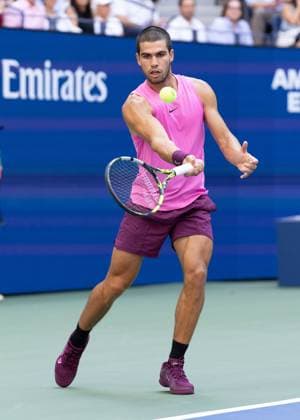 Carlos Alcaraz ESP plays a stop ball, US Open Championships 2023, USTA Billie Jean King National Tennis Center, Flushing Meadows, New York, USA Copyright: xJuergenxHasenkopfx