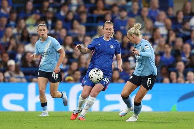 5th September 2025; Stamford Bridge, London, England: Womens Super League Football, Chelsea versus Manchester City Women; Keira Walsh of Chelsea  KatiexChan
