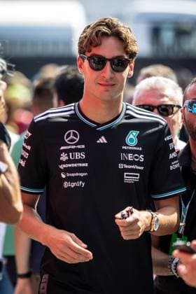 2025 Formula One Italian Grand Prix in Monza - 05 Sep George Russell of Great Britain and Mercedes-AMG PETRONAS F1 Team arrives in the paddock during Formula One Italian Grand Prix. Monza Italy Copyright: xJayxHiranox xSOPAxImagesx 2025 F1 Italian GP 557848