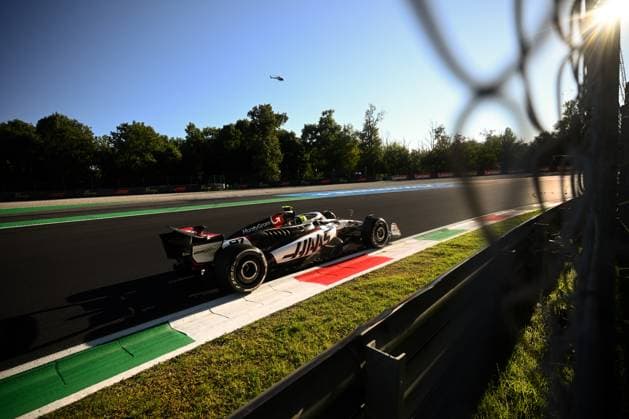 September 5, 2025, Piombino, Piombino, Italy: 87 Oliver Bearman Of The Team Moneygram Haas F1 Team, Haas Ferrari VF-25,They Face Practice Session,During Fia Formula One World Championship, WM, Weltmeisterschaft Formula 1 Pirelli Gran Premio d Italia 2025, 05 September, In Monza,Italy Piombino Italy - ZUMAb336 20250905_zsp_b336_007 Copyright: xLucaxBarsalix