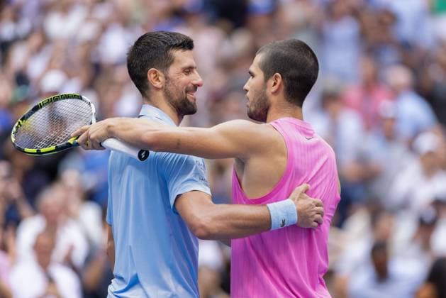 L R Novak Djokovic SRB congratulates the winner Carlos Alcaraz ESP , US Open Championships 2023, USTA Billie Jean King National Tennis Center, Flushing Meadows, New York, USA Copyright: xJuergenxHasenkopfx
