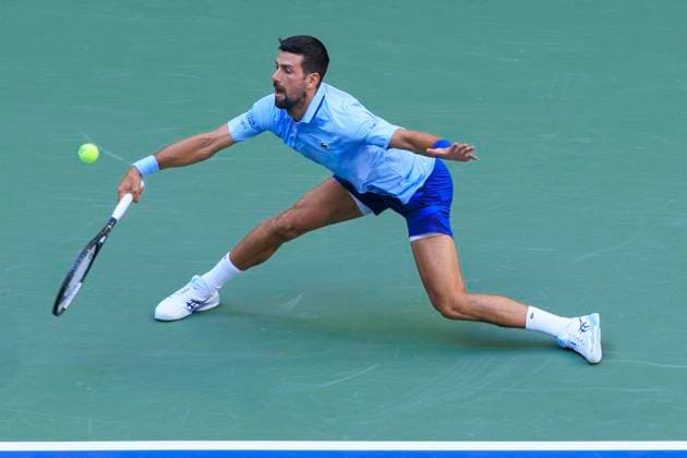 September 5, 2025, Flushing Meadows, New York, USA: Novak Djokovic hits a running forehand during his semifinals match against Carlos Alcaraz on Day 13 of the 2025 US Open at USTA Billie Jean King National Tennis Center on Friday September 5, 2025 in the Flushing neighborhood of the Queens borough of New York City. JAVIER ROJAS PI Flushing Meadows USA - ZUMAp124 20250905_zaa_p124_046 Copyright: xJavierxRojasx