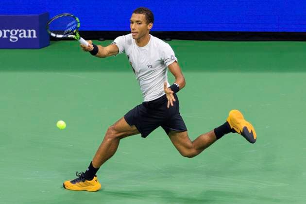 September 5, 2025, Flushing Meadows, New York, USA: Felix Auger-Aliassime hits a running forehand during his semifinals match against Jannik Sinner on Day 13 of the 2025 US Open at USTA Billie Jean King National Tennis Center on Friday September 5, 2025 in the Flushing neighborhood of the Queens borough of New York City. JAVIER ROJAS PI Flushing Meadows USA - ZUMAp124 20250905_zaa_p124_101 Copyright: xJavierxRojasx