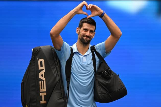 (250906) -- NEW YORK, Sept. 6, 2025 -- Novak Djokovic greets spectators after the men s singles semifinal match between Novak Djokovic of Serbia and Carlos Alcaraz of Spain at the 2025 US Open tennis championships in New York, the United States, Sept. 5, 2025. ) (SP)U.S.-NEW YORK-TENNIS-US OPEN-MEN S SINGLES-SEMIFINALS LixRui 