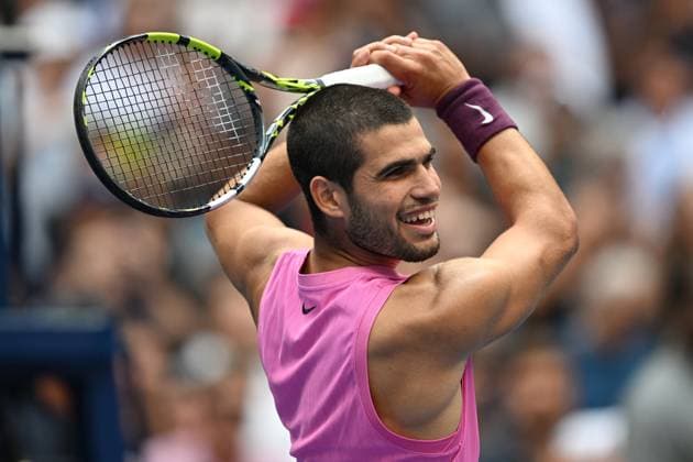 (250906) -- NEW YORK, Sept. 6, 2025 -- Carlos Alcaraz celebrates after the men s singles semifinal match between Novak Djokovic of Serbia and Carlos Alcaraz of Spain at the 2025 US Open tennis championships in New York, the United States, Sept. 5, 2025. ) (SP)U.S.-NEW YORK-TENNIS-US OPEN-MEN S SINGLES-SEMIFINALS LixRui 