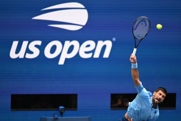 (250906) -- NEW YORK, Sept. 6, 2025 -- Novak Djokovic serves during the men s singles semifinal match between Novak Djokovic of Serbia and Carlos Alcaraz of Spain at the 2025 US Open tennis championships in New York, the United States, Sept. 5, 2025. ) (SP)U.S.-NEW YORK-TENNIS-US OPEN-MEN S SINGLES-SEMIFINALS LixRui 