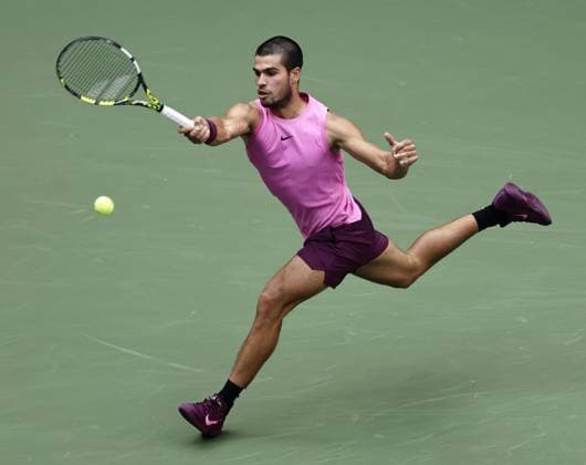 Tennis: U.S. Open Carlos Alcaraz of Spain plays against Novak Djokovic of Serbia in the men s singles semifinals at the U.S. Open tennis tournament in New York on Sept. 5, 2025.  A14AA0004824752P