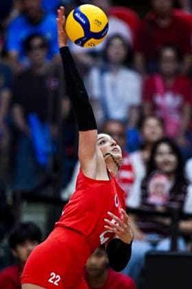 Turkiye v Japan - FIVB Women’s World Volleyball Championship BANGKOK, THAILAND - SEPTEMBER 06: Ilkin Aydin (22) of Turkiye in action during the FIVB Women’s Volleyball World Championship, WM, Weltmeisterschaft semi-final match between Turkiye and Japan at Huamark Indoor Stadium in Bangkok, Thailand, on September 06, 2025. Mustafa Hatipoglu Anadolu Bangkok Thailand. Editorial use only. Please get in touch for any other usage.  Copyright: x2025xAnadoluxMustafaxHatipoglux