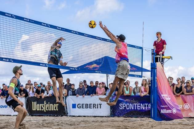 Beach volleyball I German Championships 2025 I Timmendorfer Strand I Day 3 I 06 09 2025 Attack Jonas Sagstetter Eintracht Spontent against blocker Niklas Held Hauptstadt Beacher e V Timmendorfer Strand Schleswig Holstein Germany Copyright: xLobeca JasperxLorenzx