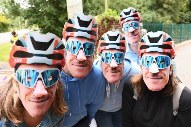2025 Lloyds Tour of Britain Picture by Simon Wilkinson SWpix.com - 06 09 2025 - Cycling - 2025 Lloyds Tour of Britain - Stage 5: Pontypool to The Tumble - Young fans in Geraint Thomas (INEOS Grenadiers) masks Copyright: x xSWpix.comx(t axPhotographyxHubxLtd)xSimonxWilkinson SWpix.comx SWP-3069-2539