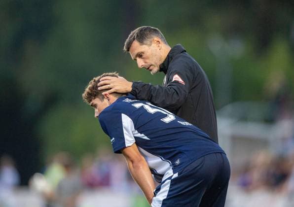 Soccer, Men, Season 2025 26, Test match, FC Hertha 03 Zehlendorf Hertha BSC, f l Janne Berner Hertha BSC , Coach Stefan Leitl Hertha BSC , 05 09 2025, Copyright: xSebastianxRäppold MatthiasxKochx