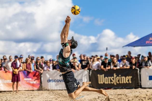 Beach volleyball I German Championships 2025 I Timmendorfer Strand I Day 3 I 06 09 2025 Clemens Wickler ETV Hamburg bags the ball Timmendorfer Strand Schleswig Holstein Germany Copyright: xLobeca JasperxLorenzx