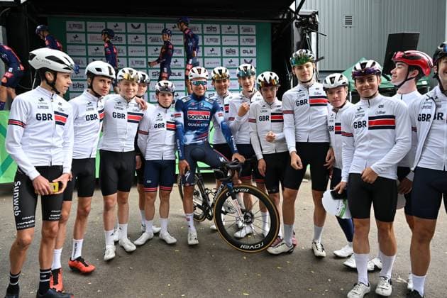 2025 Lloyds Tour of Britain Picture by Bruce Rollinson SWpix.com - 06 09 2025 - Cycling - 2025 Lloyds Tour of Britain - Stage 5: Pontypool to The Tumble - Ethan Hayter (Soudal Quick-Step) posing with some British Youth Riders Copyright: x xSWpix.comx(t axPhotographyxHubxLtd)xBrucexRollinson SWpix.comx SWP-3069-2545