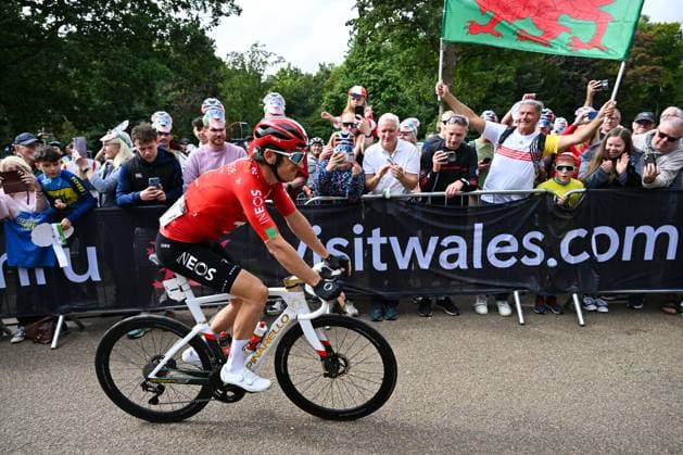 2025 Lloyds Tour of Britain Picture by Bruce Rollinson SWpix.com - 06 09 2025 - Cycling - 2025 Lloyds Tour of Britain - Stage 5: Pontypool to The Tumble - Geraint Thomas (INEOS Grenadiers) Copyright: x xSWpix.comx(t axPhotographyxHubxLtd)xBrucexRollinson SWpix.comx SWP-3069-2550