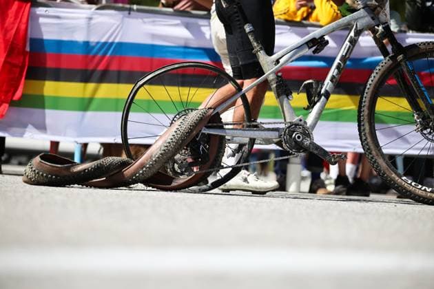 2025 UCI Mountain Bike World Championships Picture by Thomas Maheux SWpix.com - 06 09 2025 - Cycling - 2025 UCI Mountain Bike World Championships - Downhill - ChampÃ ry, Valais, Switzerland - Men Junior Final - Sascha Weber (Germany), mechanical Copyright: x xSWpix.comx(t axPhotographyxHubxLtd)xThomasxMaheux SWpix.comx SWP-3030-2115
