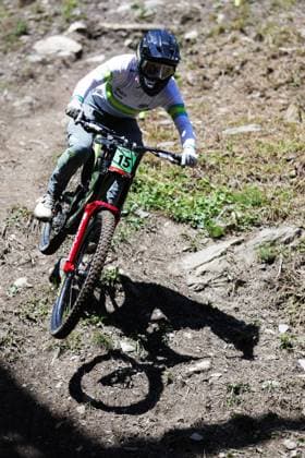 2025 UCI Mountain Bike World Championships Picture by Ed Sykes SWpix.com - 06 09 2025 - Cycling - 2025 UCI Mountain Bike World Championships - Downhill - ChampÃ ry, Valais, Switzerland - Men Junior Final - Hudson Tarling (Australia) Copyright: x xSWpix.comx(t axPhotographyxHubxLtd)xEdxSykes SWpix.comx SWP-3030-2118