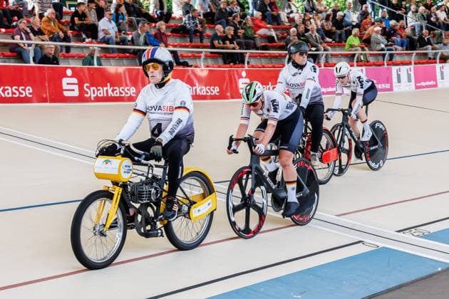 Messane Bräutigam GER behind Peter Bäuerlein GER, pacemaker in front of Lena Charlotte Reißner GER behind Marcel Möbus GER, pacemaker , 05 09 2025, Erfurt Germany , Track Cycling, Stand-up and Derny European Championships 2025 xprx