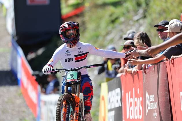 2025 UCI Mountain Bike World Championships Picture by Alex Whitehead SWpix.com - 06 09 2025 - Cycling - 2025 UCI Mountain Bike World Championships - Downhill - ChampÃ ry, Valais, Switzerland - Men Junior Final - George Madley (Great Britain) Copyright: x xSWpix.comx(t axPhotographyxHubxLtd)xAlexxWhitehead SWpix.comx SWP-3030-2137