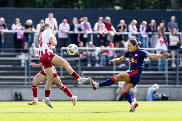 Google Pixel Women Bundesliga 1 FC Cologne Women RB Leipzig Women 06 09 2025 Carlotta Imping 1 FC Cologne Women, 14 , Gina Chmielinski RB Leipzig Women, 10 Google Pixel Women Bundesliga 1 FC Cologne Women RB Leipzig Women Franz Kremer Stadion, Cologne 06 09 2025 Copyright: xBEAUTIFULxSPORTS Buriakovx