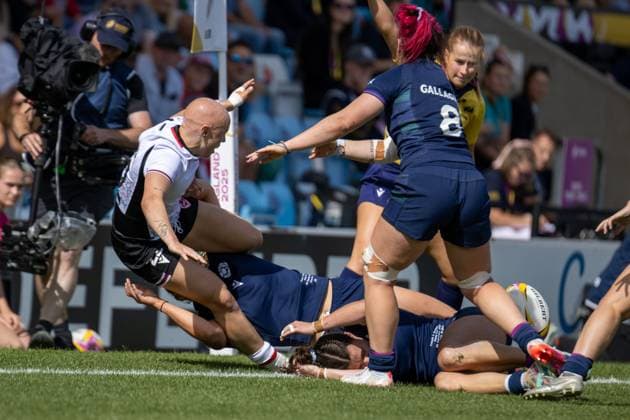 Olivia Apps (Scrum-half ? Canada and Lindsay RFC) gets thrown into touch during the match between Canada and Scotland in the Women s Rugby World Cup 2025 (Match 17) at Sandy Park, England on Saturday 6th September 2025. Copyright: xClairexJeffreyx xSPPx Sportspressphoto_SPR20909