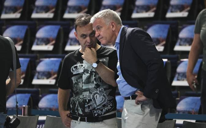 Manager Bob Hanning talks to President Frank Steffel Action Upper Body Sport Handball HBL Bundesliga Men 3 Matchday Season 2025 2026 06 09 2025 Füchse Berlin vs SC Magdeburg SCM