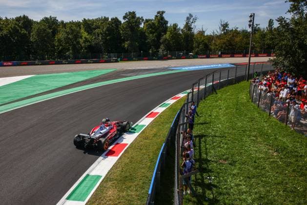 F1 Italian Grand Prix Charles Leclerc of Ferrari drives a car on the track during Practice 3 of the Italian Formula One Grand Prix at Autodromo Nazionale Monza circuit, in Monza, Italy on September 6th, 2024 Monza Italy  Copyright: xBeataxZawrzelx originalFilename:zawrzel-f1italia250906_npwtN.jpg