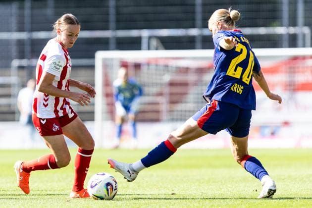 Google Pixel Women Bundesliga 1 FC Cologne Women RB Leipzig Women 06 09 2025 Laura Donhauser 1 FC Cologne Women, 25 , Victoria Krug RB Leipzig Women, 20 Google Pixel Women Bundesliga 1 FC Cologne Women RB Leipzig Women Franz Kremer Stadion, Cologne 06 09 2025 Copyright: xBEAUTIFULxSPORTS Buriakovx