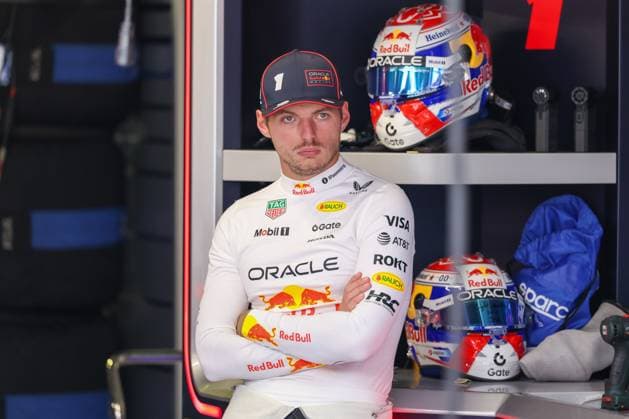 Max Verstappen Oracle Red Bull Racing 1 stands in his pit and waits for the start, Qualifying, Italian Grand Prix, Motorsport, Men, Formula 1, 06 09 2025 Monza Lombardy Italy Copyright: xkolbert-press ChristianxKolbertx