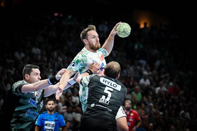 06 09 2025, xlakx, Handball Daikin HBL, Fuechse Berlin SC Magdeburg v l Mijajlo Marsenic Fuechse Berlin , Albin Lagergren SC Magdeburg , Max Darj Fuechse Berlin duel, duel, fight, tackle Berlin Daniel Lakomski