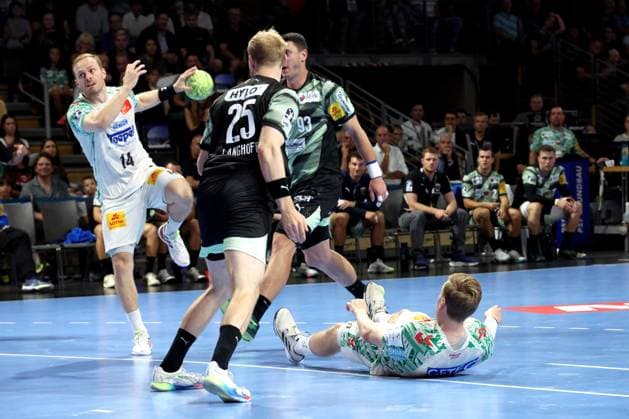 DEU, DHB, 1 HBL, Fuechse Berlin vs SC Magdeburg, 06 09 2025, Max Schmeling Halle, Berlin, DEU, DHB, 1 HBL, Fuechse Berlin vs SC Magdeburg, pictured Matthes Langhoff Fuechse Berlin 25 , Mijajlo Marsenic Fuechse Berlin 93 , GISLI THORGEIR KRISTJANSSON SC Magdeburg 10 , Omar Ingi Magnusson SC Magdeburg 14 nordphotoxGmbHx xEngler nph00076