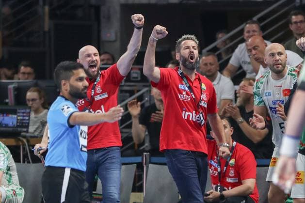 06 09 2025, xgox, Handball Daikin HBL, Fuechse Berlin SC Magdeburg emspor, v l Bennet Wiegert Magdeburg, coach jubilation, goal celebration, celebrate the goal, celebration Berlin