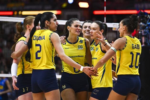 Italy v Brazil - FIVB Women’s World Volleyball Championship BANGKOK, THAILAND - SEPTEMBER 06: Players of Brazil celebrate after scoring a point during the FIVB Women’s Volleyball World Championship, WM, Weltmeisterschaft semi-final match between Italy and Brazil at Huamark Indoor Stadium in Bangkok, Thailand, on September 06, 2025. Mustafa Hatipoglu Anadolu Banghok Thailand. Editorial use only. Please get in touch for any other usage.  Copyright: x2025xAnadoluxMustafaxHatipoglux
