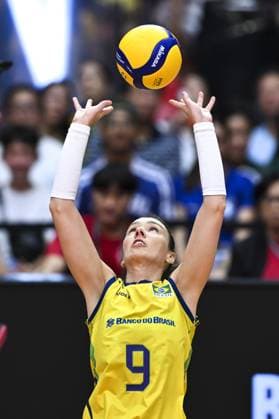 Italy v Brazil - FIVB Women’s World Volleyball Championship BANGKOK, THAILAND - SEPTEMBER 06: Roberta Silva Ratzke (9) of Brazil in action during the FIVB Women’s Volleyball World Championship, WM, Weltmeisterschaft semi-final match between Italy and Brazil at Huamark Indoor Stadium in Bangkok, Thailand, on September 06, 2025. Mustafa Hatipoglu Anadolu Banghok Thailand. Editorial use only. Please get in touch for any other usage.  Copyright: x2025xAnadoluxMustafaxHatipoglux