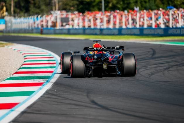 Formula 1 Pirelli Gran Premio d’Italia 2025 Dan Schiumarini OVERTAKE MAXPPP - 06 09 2025 01 VERSTAPPEN Max (nld), Oracle Red Bull Racing, action at the Formula 1 Pirelli Gran Premio d’Italia 2025, the 16th round of the 2025 FIA Formula 1 World Championship, WM, Weltmeisterschaft at Autodromo Nazionale Monza in Monza, Italy, from 04 to 07 September 2025  Copyright: xOVERTAKE MAXPPPxDanxSchiumarinix OVT202509062500 OVT202509062500