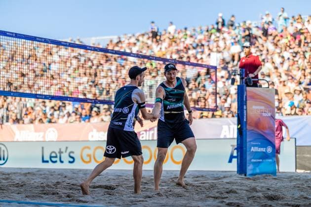 Beach volleyball I German Championships 2025 I Timmendorfer Strand I Day 3 I 06 09 2025 Clemens Wickler ETV Hamburg and Nils Ehlers ETV Hamburg high-five each other Timmendorfer Strand Schleswig Holstein Germany Copyright: xLobeca JasperxLorenzx