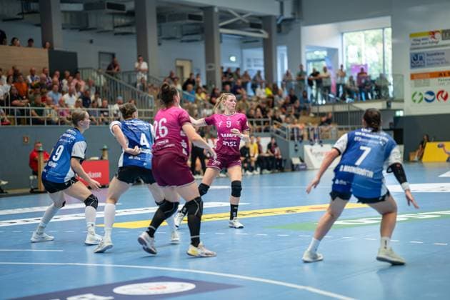 HSG Blomberg Lippe GER vs TUS Metzingen GER , Handball, 1 Handball Bundesliga Women, 2 Matchday, 06 09 2025, Season 2025 2026, Blomberg Naina Klein TUS Metzingen, 09 in the match setup Blomberg Sporthalle an der Ulmenallee Germany