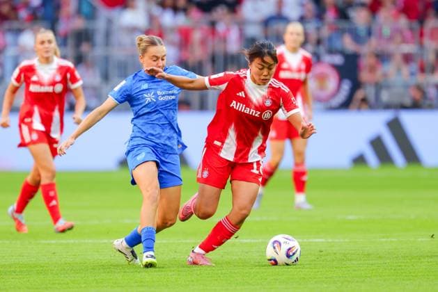 Momoko Tanikawa 18, FC Bayern Munich and Sofie Zdebel 16, Bayer 04 Leverkusen at the match between FC Bayern Munich v Bayer 04 Leverkusen, Football, Women, Google Pixel Women Bundesliga, 2025 2026, 1 Matchday on 06 09 2025 in Munich, Allianz Arena DFL and DFB regulations prohibit any use of photographs as image sequences and or quasi video Bayern Germany