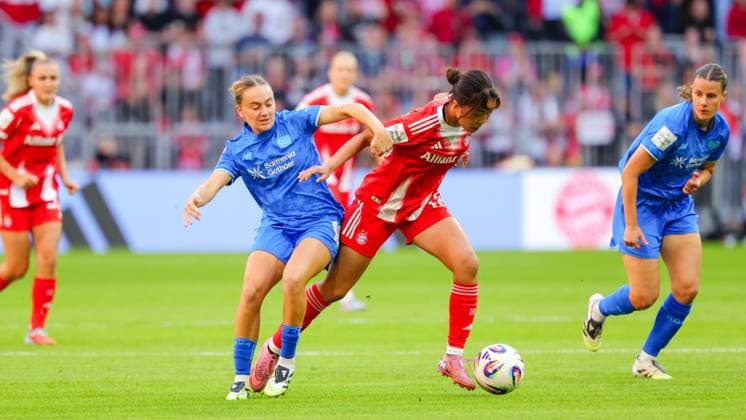 Momoko Tanikawa 18, FC Bayern Munich and Sofie Zdebel 16, Bayer 04 Leverkusen at the match between FC Bayern Munich v Bayer 04 Leverkusen, Football, Women, Google Pixel Women Bundesliga, 2025 2026, 1 Matchday on 06 09 2025 in Munich, Allianz Arena DFL and DFB regulations prohibit any use of photographs as image sequences and or quasi video Bayern Germany