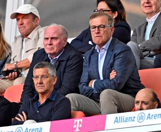 06 09 2025, Google Pixel Womens Football Bundesliga 2025 2026, 1 matchday, FC Bayern Munich Bayer 04 Leverkusen, in the Allianz Arena Munich, from left to right President Uli Hoeneß FC Bayern Munich, Hoeness and Chairman of the Board Jan Christian Dreesen FC Bayern Munich